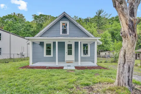 Adaptable Mixed-Use Property in Troutville