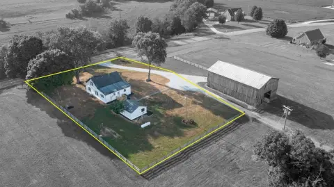 Charming Farmhouse in Campbellsville, KY