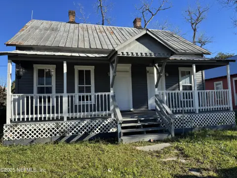 Commercial Building in Downtown Starke