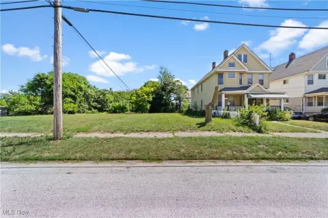 Commercial Lot in Opportunity Zone