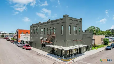 Commercial Space in Yoakum, TX