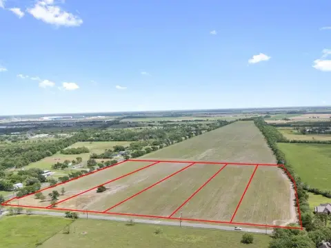 Five Acre Tract, Bay City