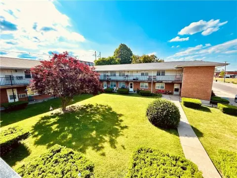 20-Unit Apartment Complex Investment