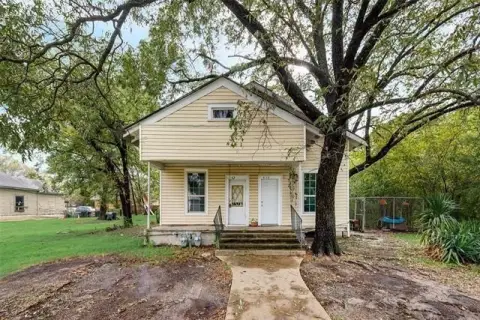 Corsicana Duplex: Investment Opportunity