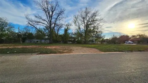 Versatile Corner Lot in Abilene