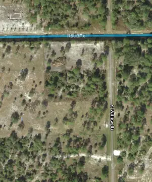 Spacious Clewiston Lot with Oaks