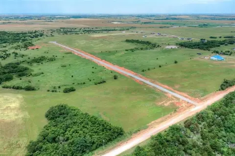 Residential Land in Piedmont, OK