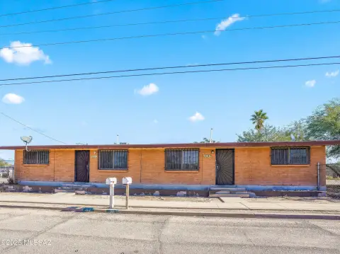 Versatile Duplex on Large Lot