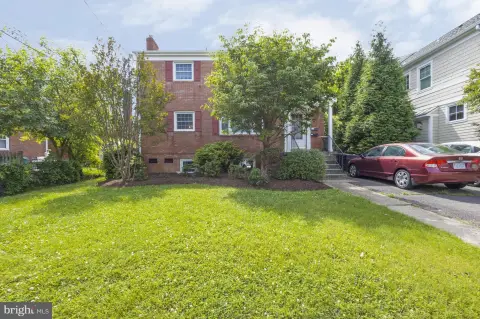 Arlington Multifamily Property Near Clarendon