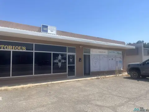 Roswell Mixed-Use Property For Sale