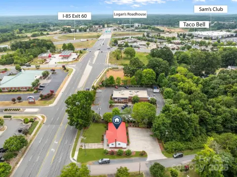 High-Traffic Commercial Building For Sale