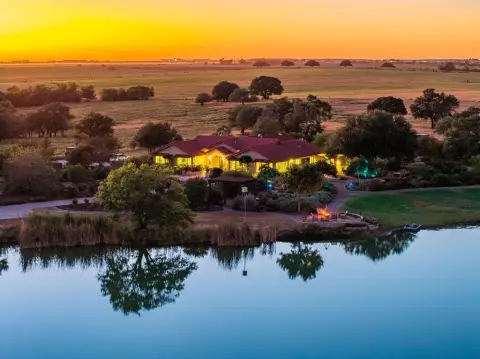 Hico Ranch with Lake View