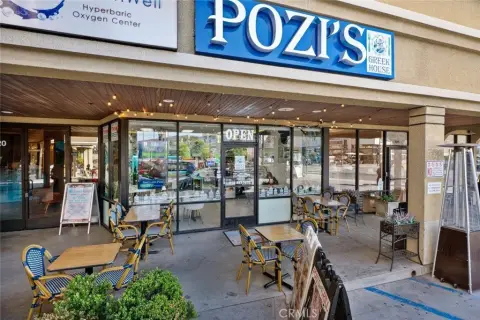Turnkey Restaurant Opportunity in Tarzana