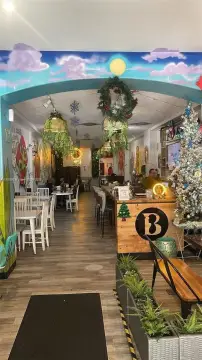 Hollywood Restaurant Business Opportunity