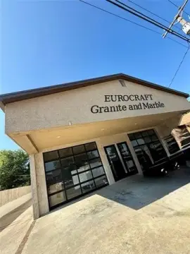 Versatile Commercial Space Near Utica