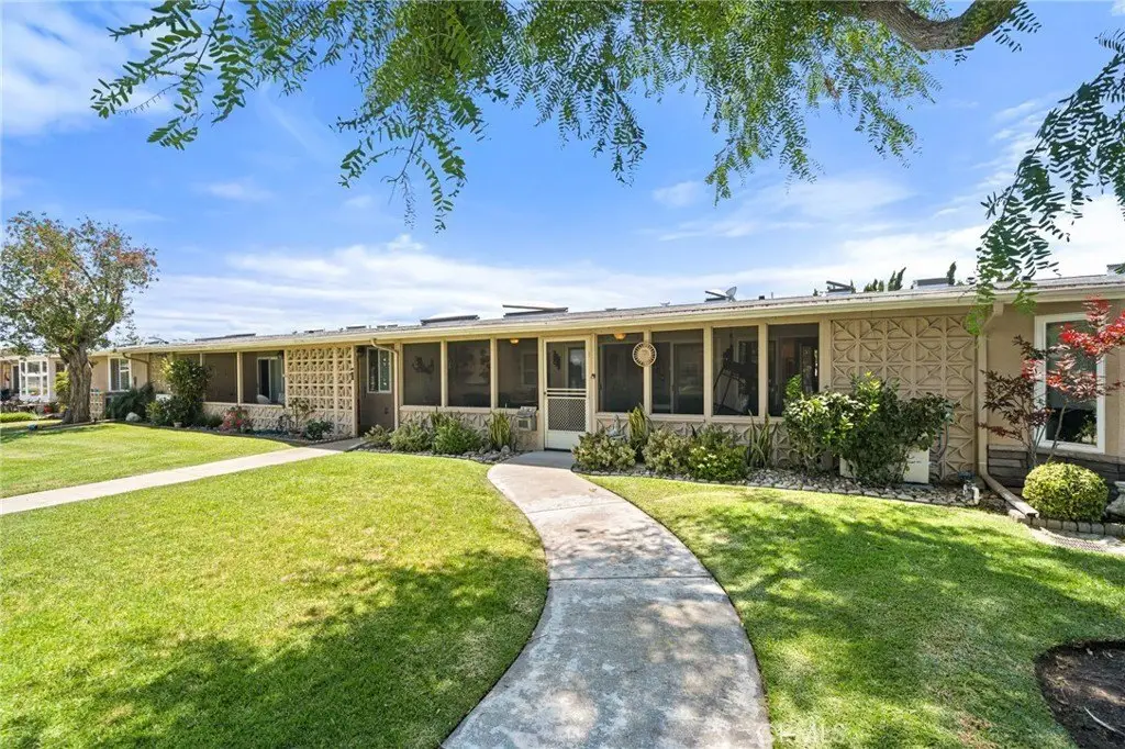 1240 Oakmont Rd, Seal Beach, CA 90740