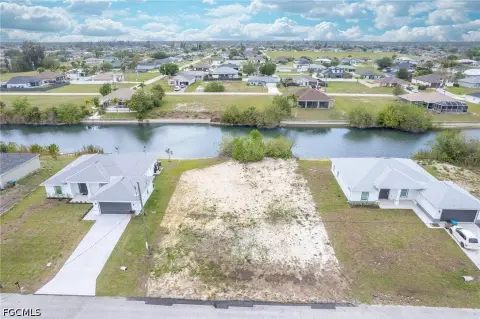 Waterfront Lot in Cape Coral