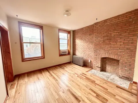 Sun-Drenched Apartment with Two Dens