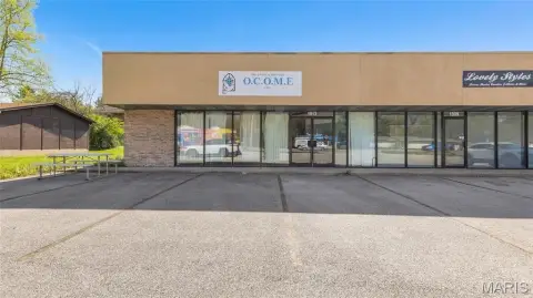 4-Unit Brick Storefront
