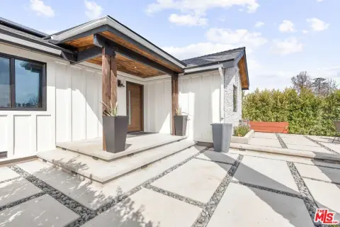 Modern Duplex Near Occidental College