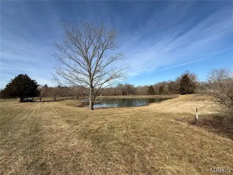 Secluded Land with Pond in Illinois