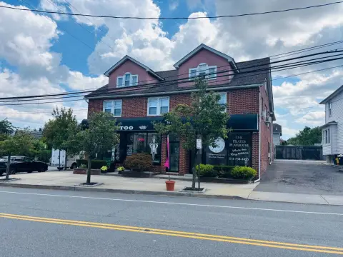 Turnkey Mixed-Use Building in Glen Head