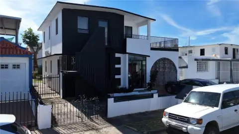 Income-Producing Duplex in San Juan