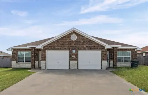 Well-Maintained Duplex in Copperas Cove
