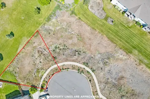 Buildable Lot Backing Landreth Park