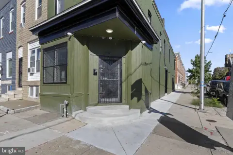 Baltimore Commercial Building with Apartment