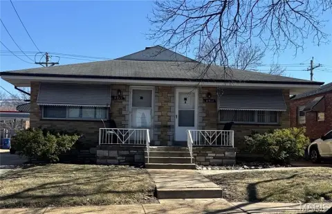 St Louis Duplex with Garage