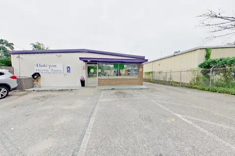 Mixed-Use Property with Loading Dock