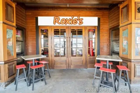 Established Restaurant/Bar on Bagnell Dam