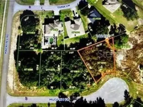 Residential Land in Poinciana, Florida