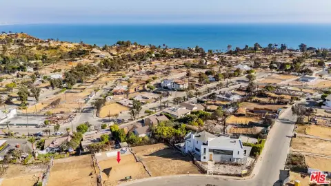 Ocean View Land in Palisades