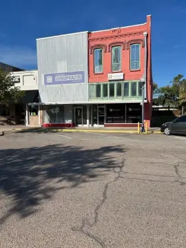 Bonham Office with Redevelopment Potential