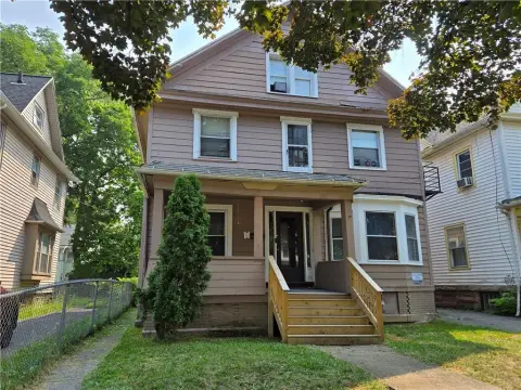 Spacious Duplex in 19th Ward