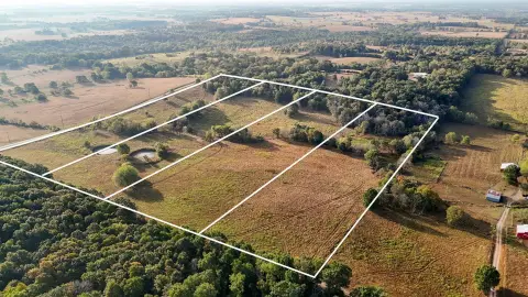 Marionville, MO 10 Acre Oasis