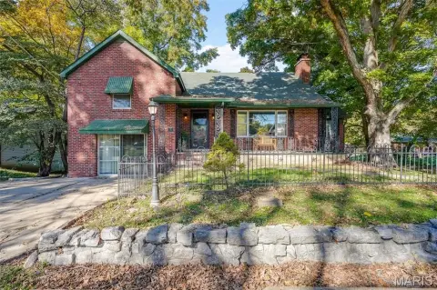 Income-Generating Triplex in Fairview Heights