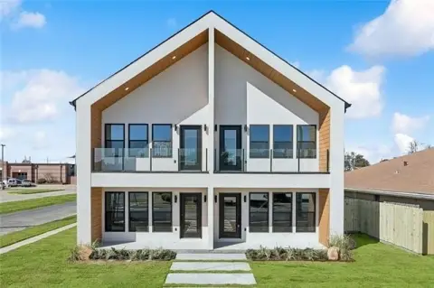 New Chalmette Duplex: Modern Design