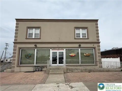 Mixed-Use Property on Union Boulevard