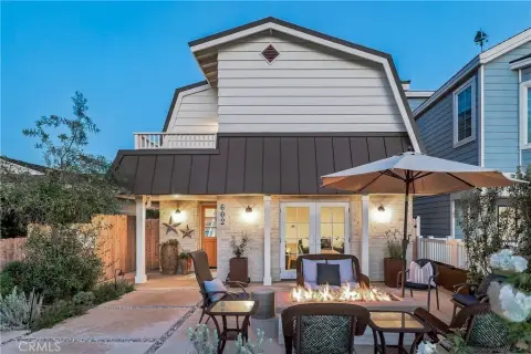 Duplex With Outdoor Entertaining Areas