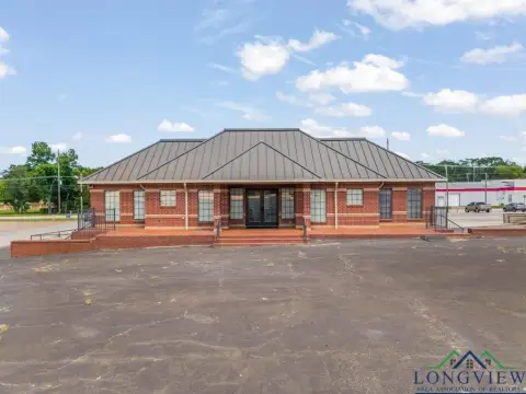 Gilmer Office Building For Lease