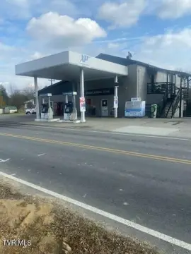 Established Country Store with Residence