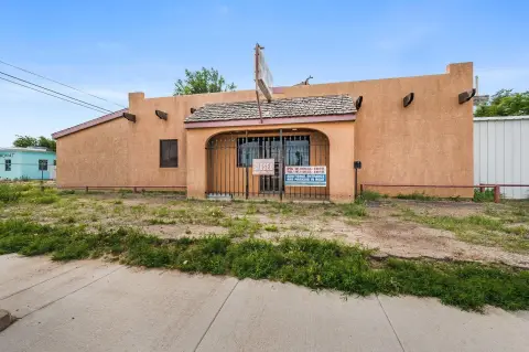 Highway Frontage Commercial Building