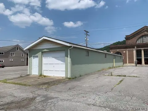 Commercial Property Near Train Station