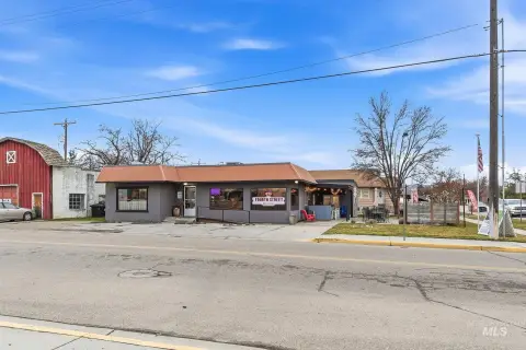 Corner Restaurant with Patio