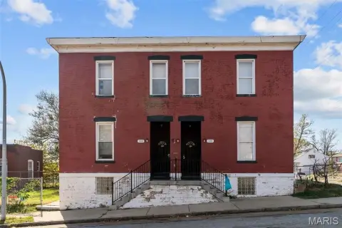 Updated Four-Family in Carondelet