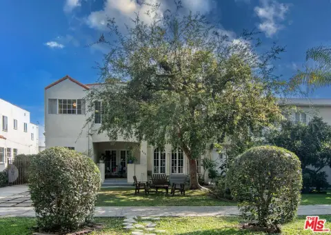 Spacious Miracle Mile Duplex