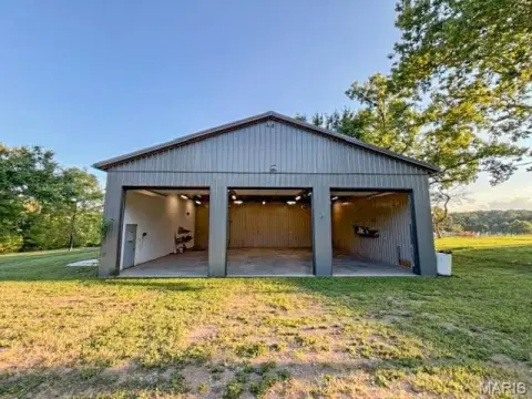 Warehouse Shop on Acreage